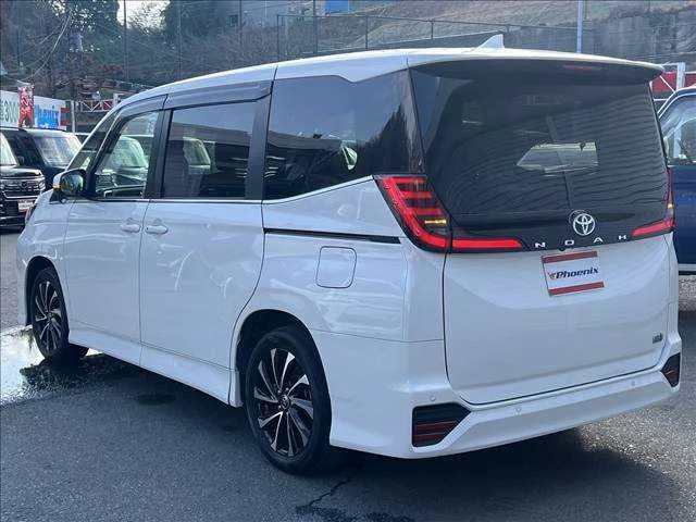 Toyota Noah HYBRID S-Z 2022 — миниатюра 3