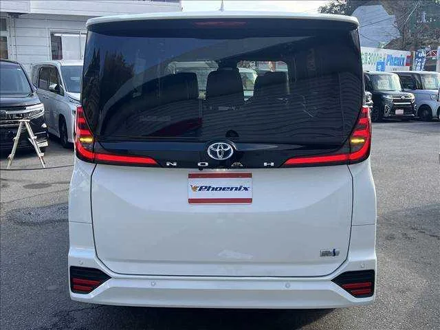 Toyota Noah HYBRID S-Z 2022 — миниатюра 5