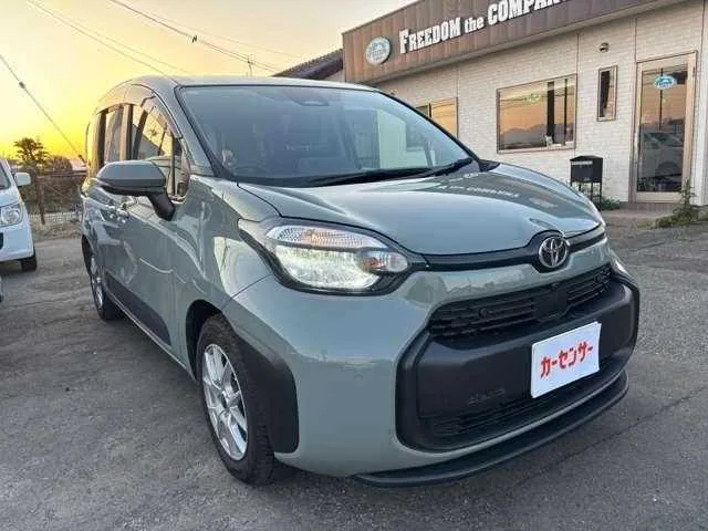 Toyota Sienta 2023 — миниатюра 2