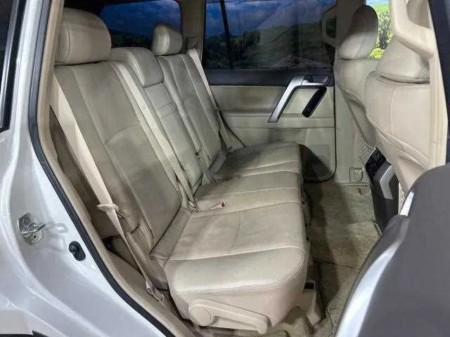 Toyota Land Cruiser Prado 2023 — миниатюра 4