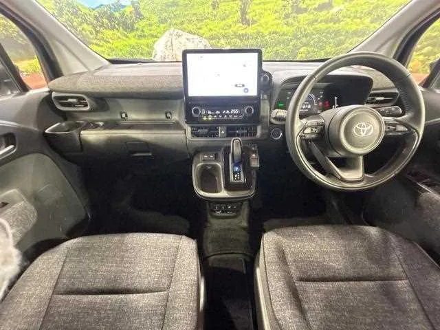 Toyota Sienta 2022 — миниатюра 2