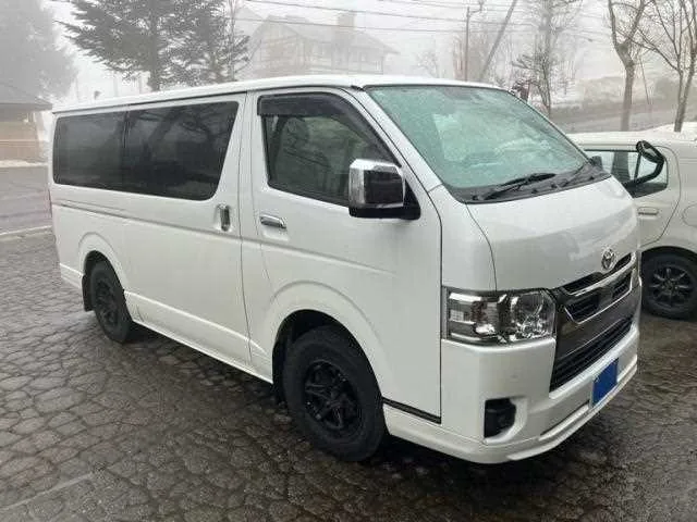 Toyota Hiace Van 2022 — фото 1, купить с доставкой в Москву