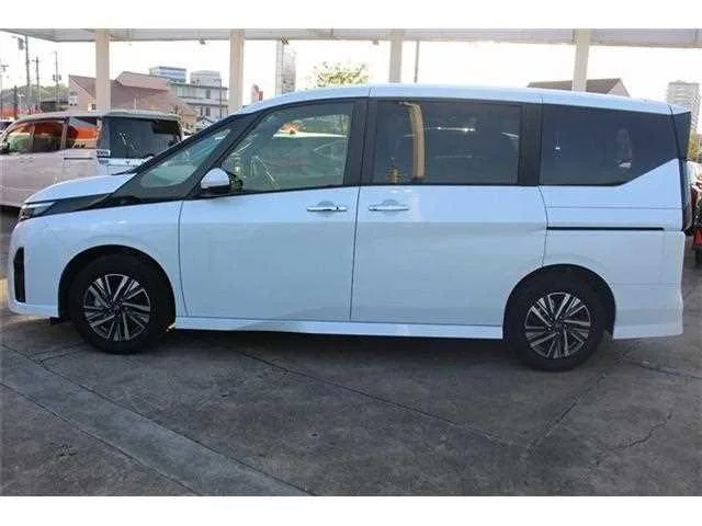 Nissan Serena 2025 — миниатюра 4