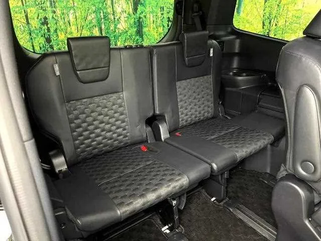 Toyota Voxy 2023 — миниатюра 4
