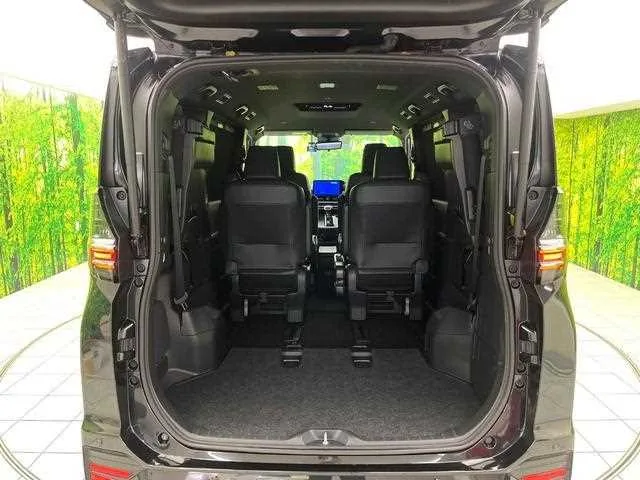 Toyota Voxy 2024 — миниатюра 4