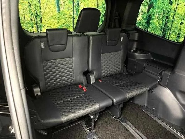 Toyota Voxy 2023 — миниатюра 4