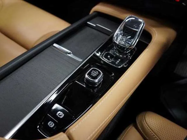 Volvo XC90 2023 — миниатюра 4