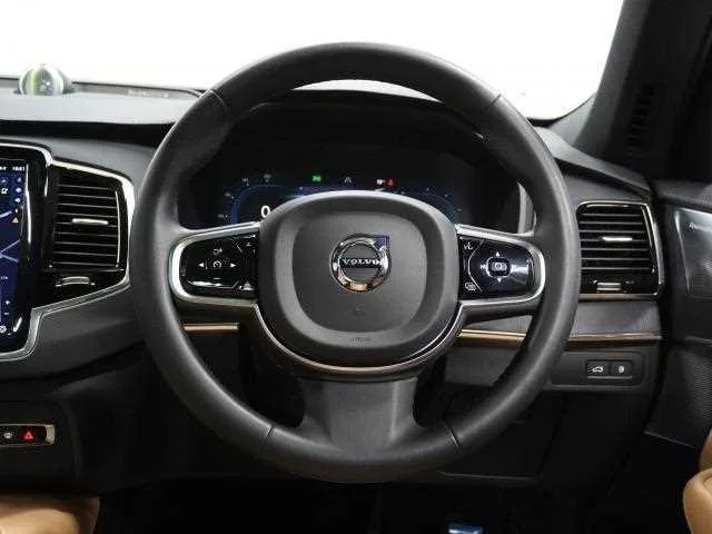 Volvo XC90 2023 — миниатюра 5