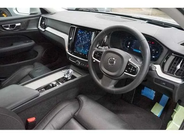 Volvo V60 2023 — миниатюра 5