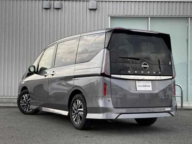 Nissan Serena 2023 — миниатюра 2