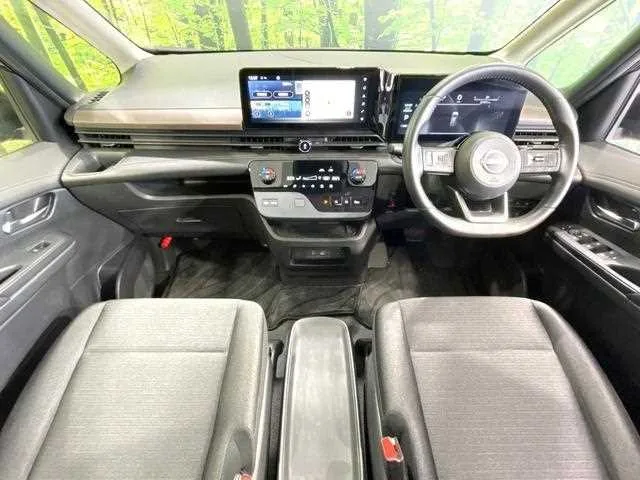 Nissan Serena 2023 — миниатюра 2