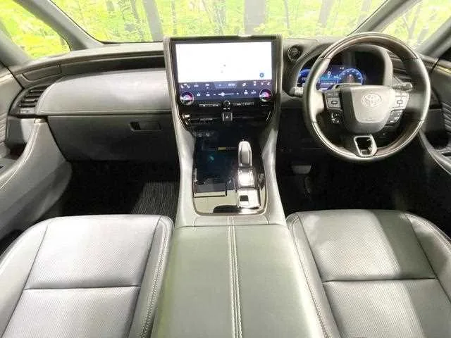 Toyota Alphard Hybrid 2024 — миниатюра 2