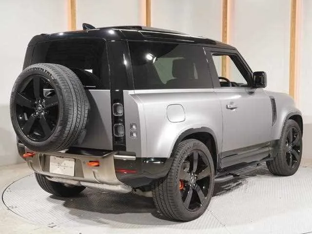 Land Rover Defender 2024 — миниатюра 4