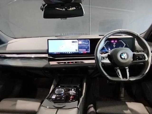 BMW 5 Series 2023 — миниатюра 2
