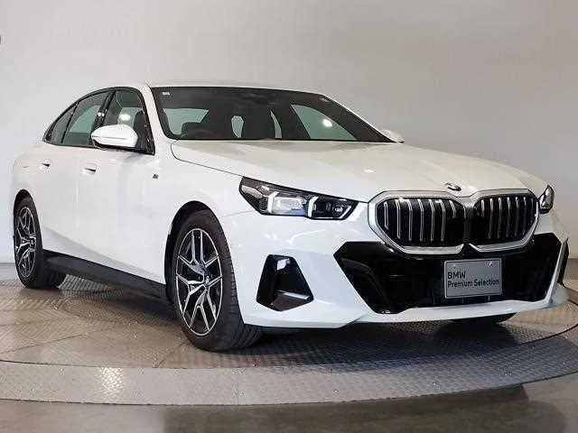 BMW 5 Series 2023 — миниатюра 3