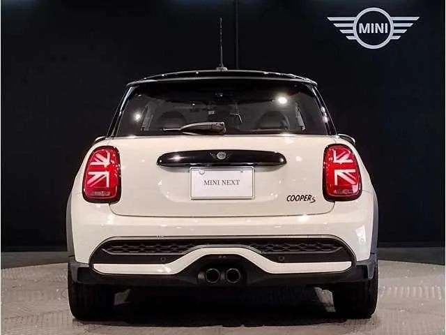 BMW MINI 2023 — миниатюра 5
