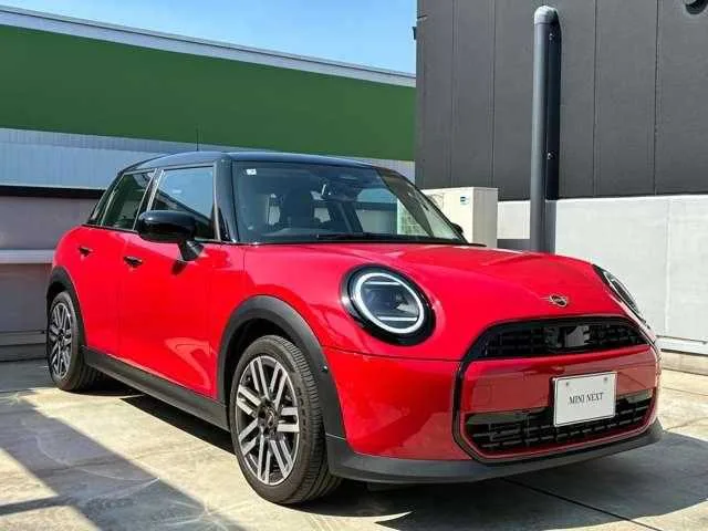 BMW MINI 2025 — миниатюра 3