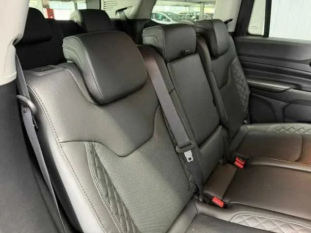 Jeep Commander 2024 — миниатюра 5