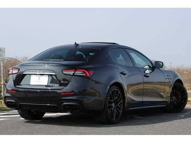 Maserati Ghibli 2022 — миниатюра 3