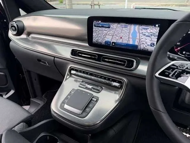 Mercedes-Benz V-Class 2025 — миниатюра 4