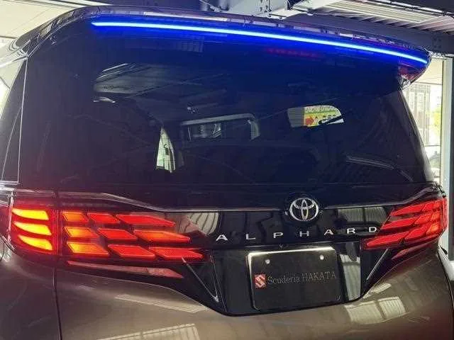 Toyota Alphard Hybrid 2025 — миниатюра 3