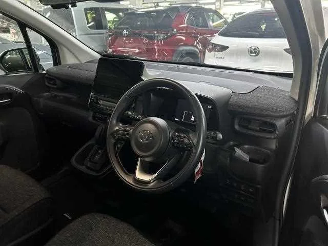 Toyota Sienta 2023 — миниатюра 3
