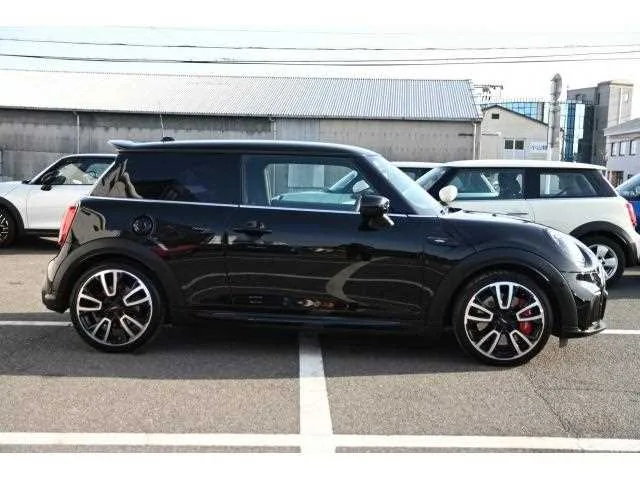 BMW MINI 2022 — миниатюра 3