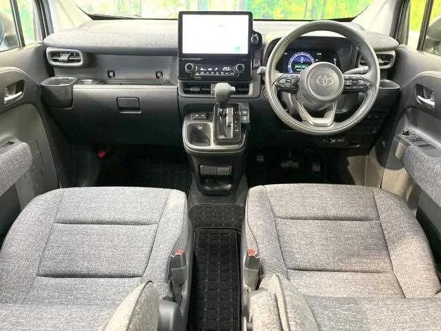 Toyota Sienta 2023 — миниатюра 2