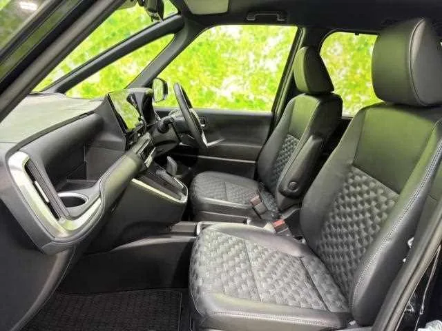 Toyota Voxy 2025 — миниатюра 3