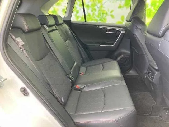 Toyota RAV4 2023 — миниатюра 5