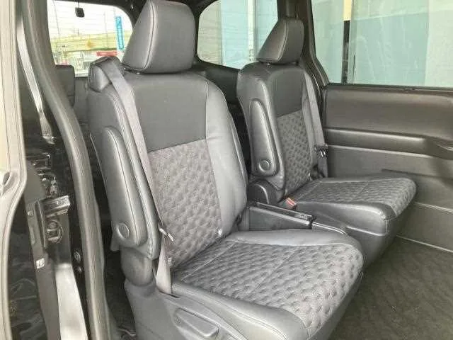 Toyota Voxy 2024 — миниатюра 5