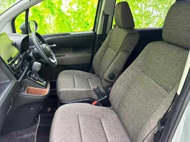 Toyota Sienta Z 2023 — миниатюра 3