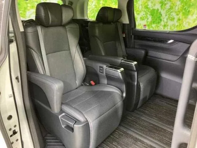 Toyota Alphard G 2022 — миниатюра 3