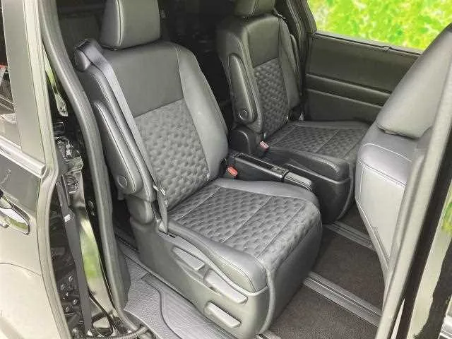 Toyota Voxy 2025 — миниатюра 3
