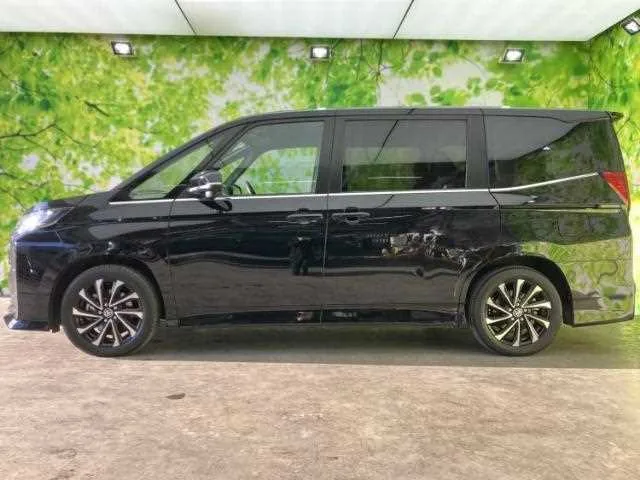 Toyota Noah 2024 — миниатюра 2