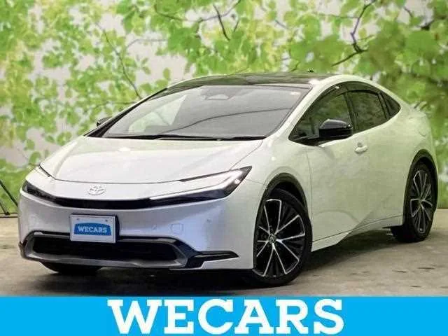 Toyota Prius Z 2023 — фото 1, купить с доставкой в Москву