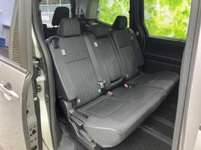 Toyota Noah 2022 — миниатюра 5