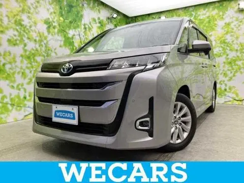 Toyota Noah 2022 купить в Москве