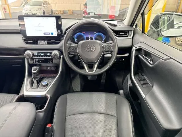Toyota RAV4 G Z PACKAGEPanoramic view monitorBluetooth 2023 — миниатюра 4
