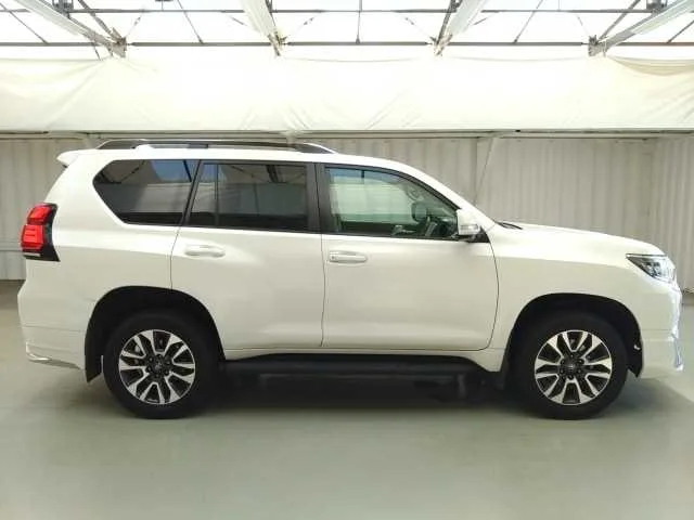 Toyota Land Cruiser Prado TX L PACKAGE 2023 — миниатюра 2