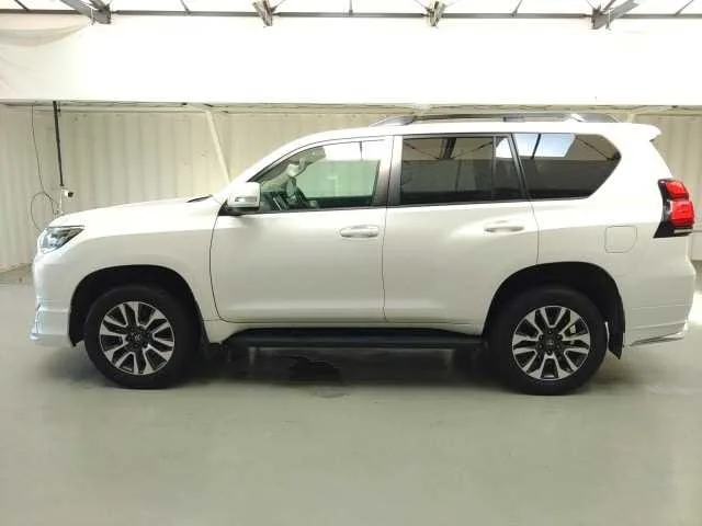 Toyota Land Cruiser Prado TX L PACKAGE 2023 — миниатюра 3