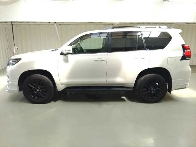 Toyota Land Cruiser Prado TX L PACKAGE MATT BLACK EDITION 2022 — миниатюра 3