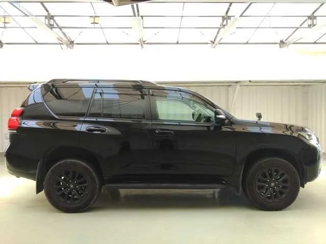 Toyota Land Cruiser Prado TX L PACKAGE MATT BLACK EDITION 2023 — миниатюра 2