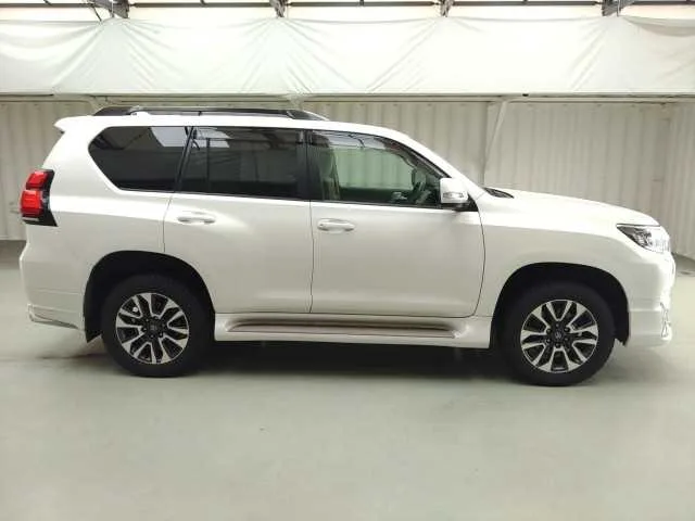 Toyota Land Cruiser Prado TX L PACKAGE 2022 — миниатюра 2