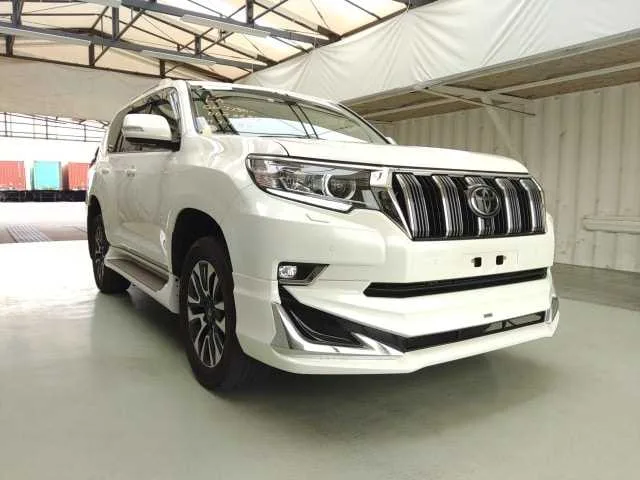 Toyota Land Cruiser Prado TX L PACKAGE 2023 — фото 1, купить с доставкой в Москву