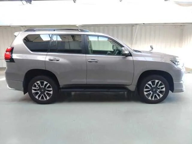 Toyota Land Cruiser Prado TX L PACKAGE 2023 — миниатюра 2