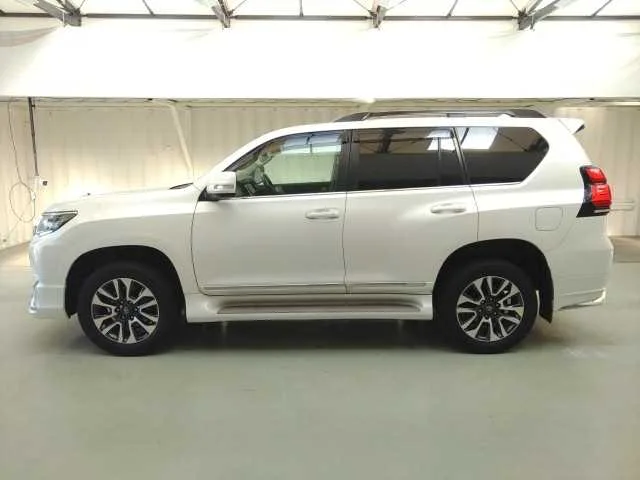 Toyota Land Cruiser Prado TX L PACKAGE 2022 — миниатюра 3