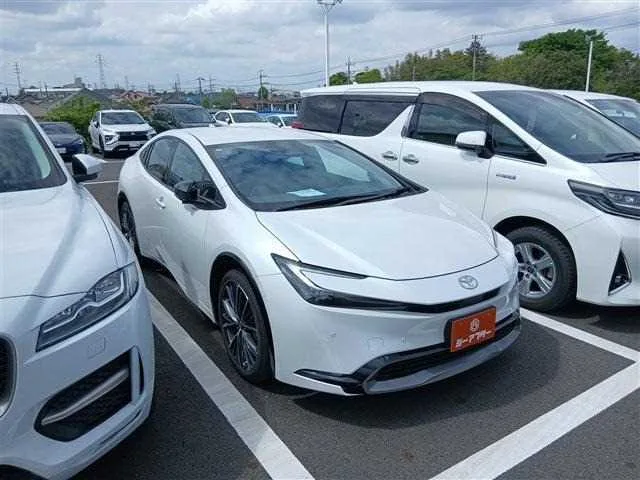 Toyota Prius 2025 — фото 1, купить с доставкой в Москву