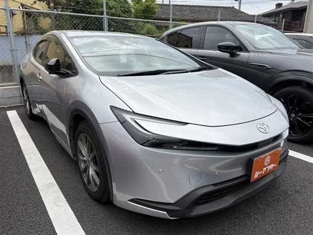Toyota Prius 2023 — фото 1, купить с доставкой в Москву