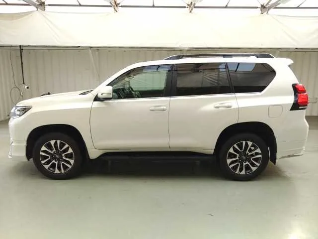 Toyota Land Cruiser Prado TX L PACKAGE 2023 — миниатюра 3